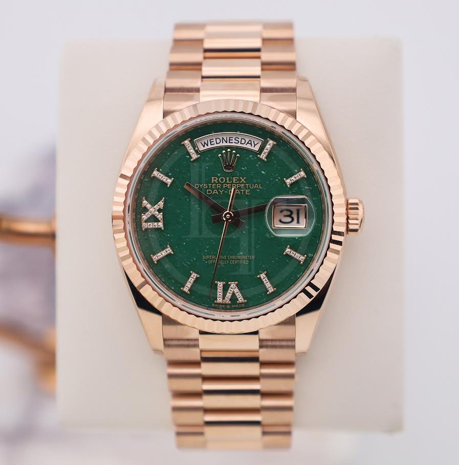 0_4d94a0d5-5dbe-4ede-a814-318c66881e98.jpg Rolex Day-Date 36 mm President Rose Gold Green Aventurine Diamond Dial Fluted Bezel - 128235 - 图片 1