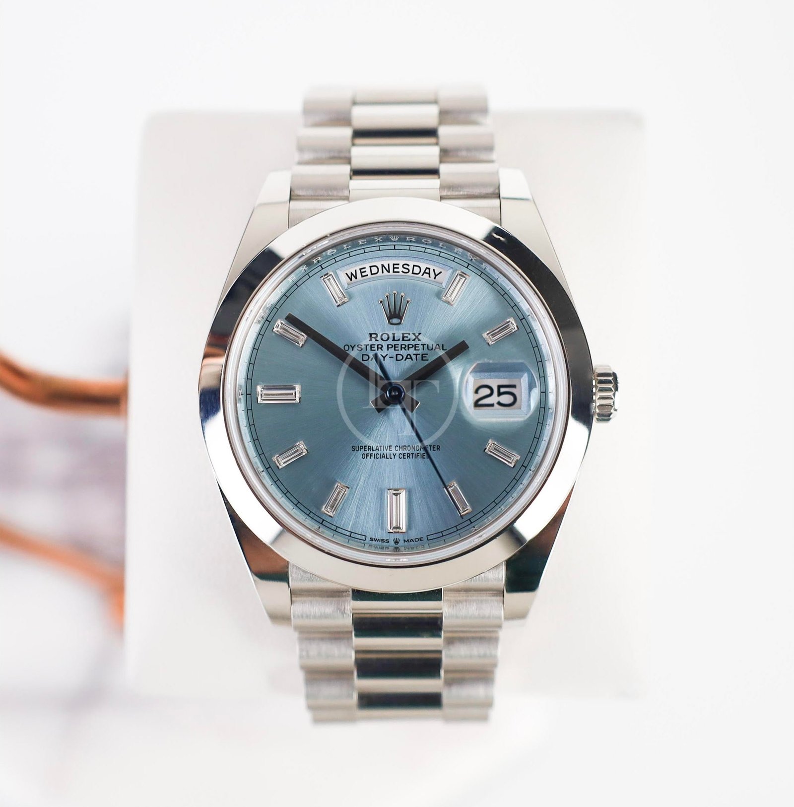 unnamed.jpg Rolex Day-Date 40 Platinum Ice Blue Diamond Dial & Smooth Bezel President Bracelet 228206 - - 图片 1